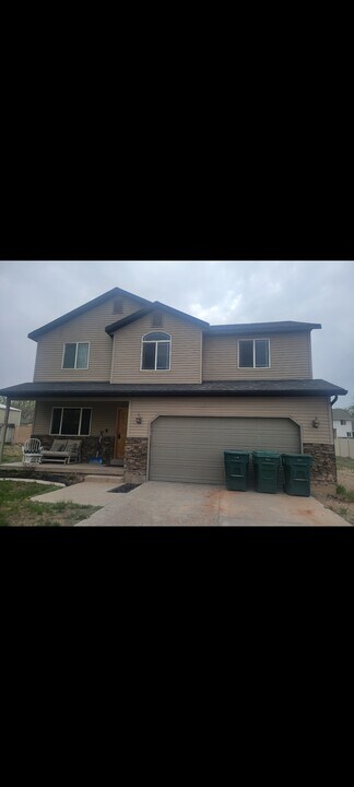592-2050 2050 W St in Vernal, UT - Building Photo