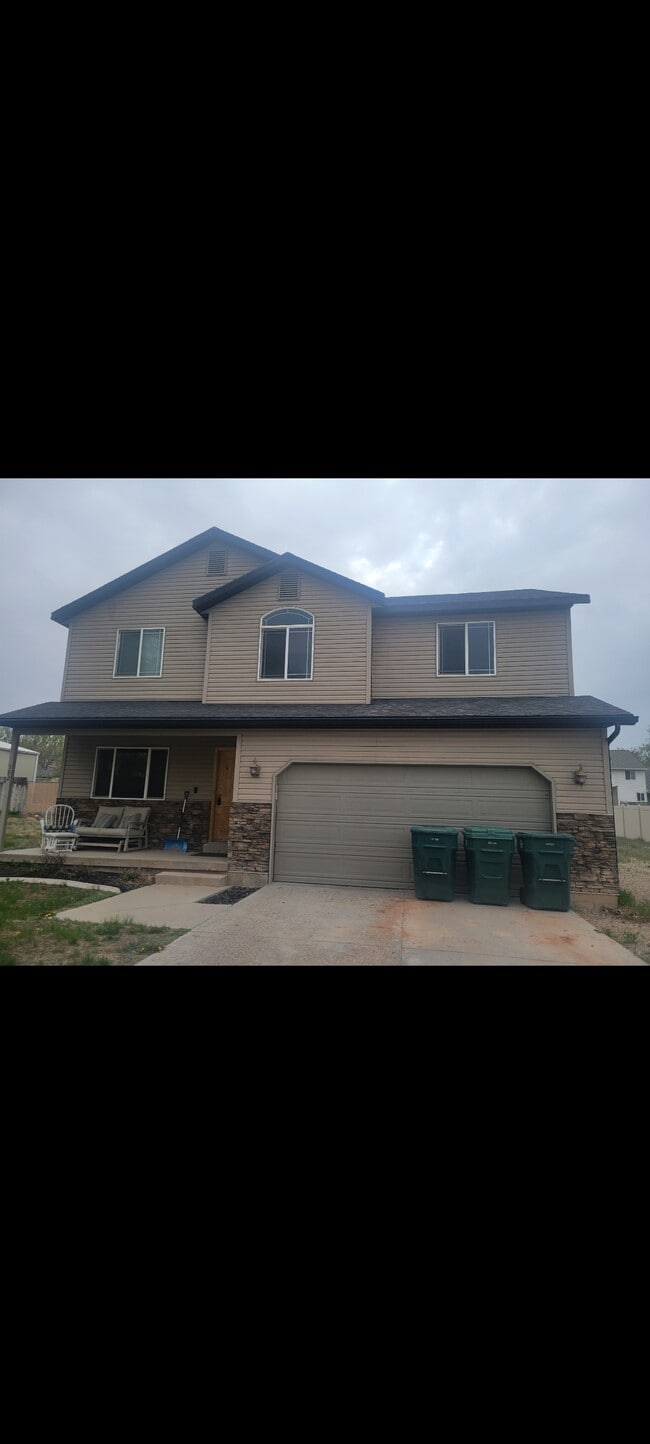 property at 592-2050 2050 W St