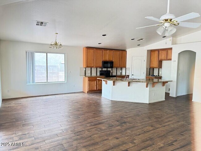 2529 W Darrel Rd in Phoenix, AZ - Building Photo - Building Photo