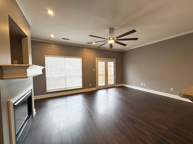 304 Queen Victoria Way in Knoxville, TN - Building Photo - Building Photo