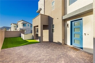 6124 Redstone Hls Dr in Las Vegas, NV - Building Photo - Building Photo