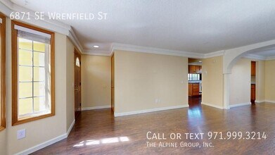 6871 SE Wrenfield St in Hillsboro, OR - Building Photo - Building Photo