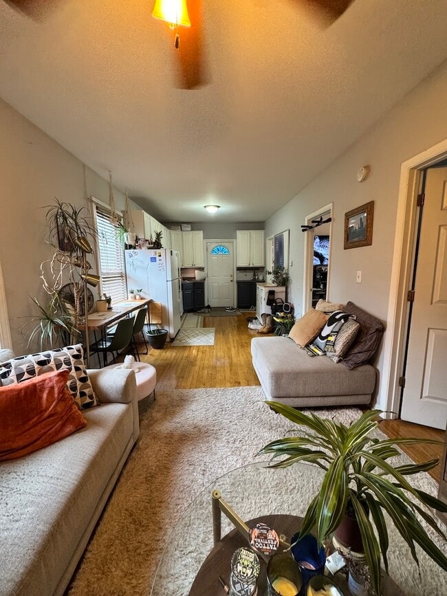 2315 N Greenview Ave in Chicago, IL - Building Photo - Building Photo