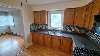 99 Short St, Unit 99A in Edwardsville, PA - Building Photo - Building Photo