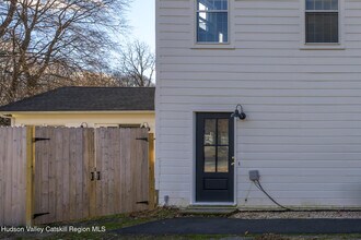 1 William St in Kinderhook, NY - Building Photo - Building Photo