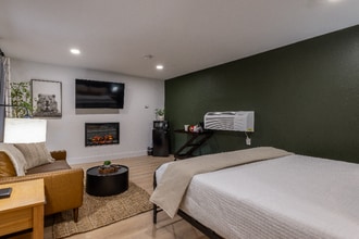 1078 E White Mountain Blvd in Pinetop, AZ - Foto de edificio - Building Photo