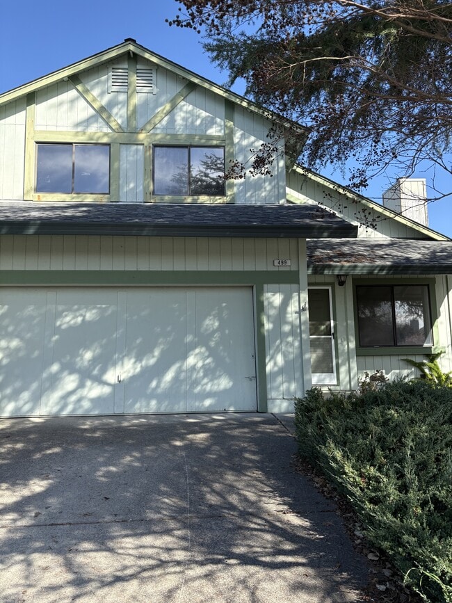 499 Pollard Way in Windsor, CA - Building Photo - Building Photo