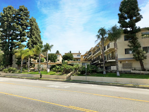 2841 Montrose Ave in Glendale, CA - Foto de edificio - Other