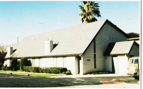 Swanston Park Townhomes in Sacramento, CA - Foto de edificio - Building Photo