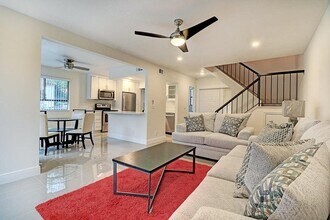 7200 NW 2nd Ave in Boca Raton, FL - Building Photo - Building Photo