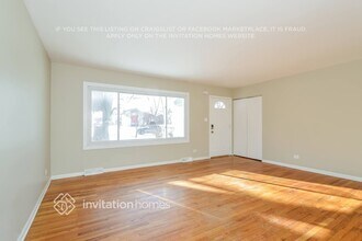 724 W James St, Unit PH3 in Villa Park, IL - Foto de edificio - Building Photo