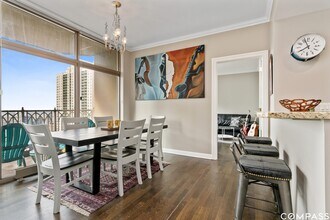21 E Huron St in Chicago, IL - Building Photo - Building Photo