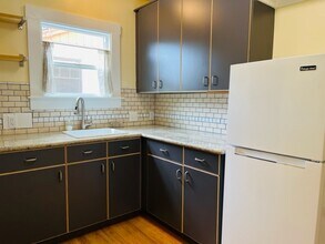 2709-2711 Freeport Blvd in Sacramento, CA - Building Photo - Building Photo