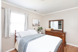 6012 Old Coach Rd in Charlotte, NC - Building Photo - Building Photo