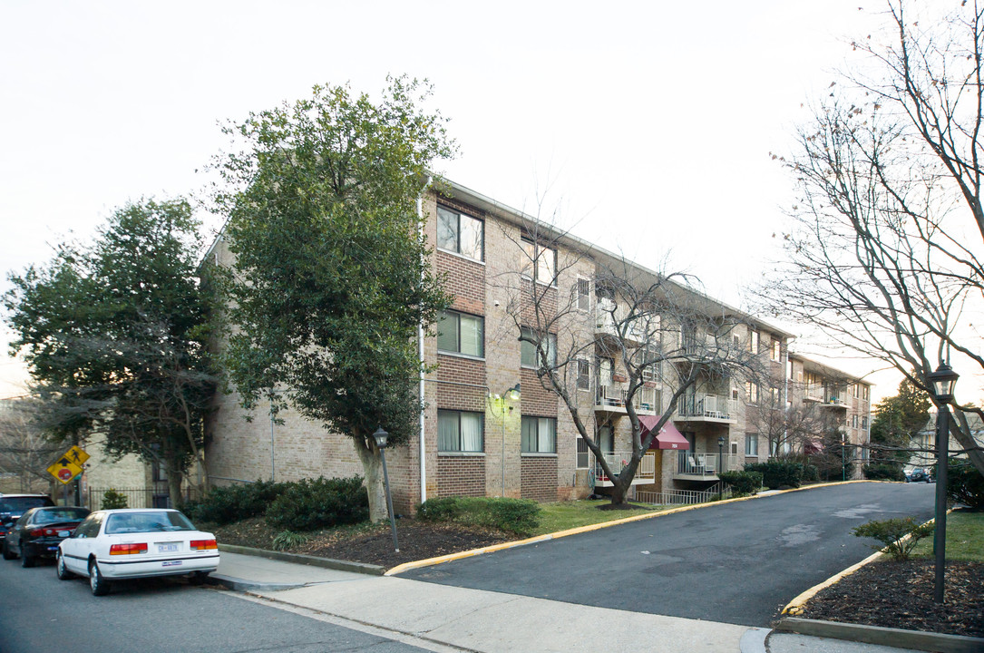 The Eastmont in Washington, DC - Building Photo