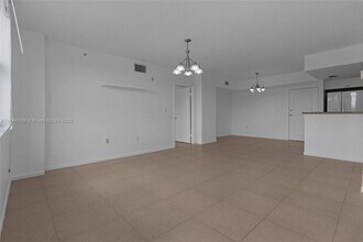 1555 N Treasure Dr in North Bay Village, FL - Building Photo - Building Photo