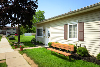 Bradford Manor Apartments in Hamlin, NY - Foto de edificio - Building Photo