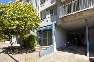 630 Mariposa in Oakland, CA - Foto de edificio - Building Photo