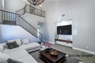 675 Pacific Cascades Dr in Henderson, NV - Building Photo - Building Photo