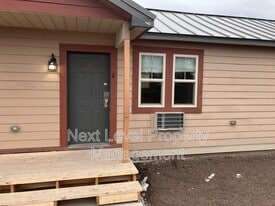 24 Davis Ct in Kalispell, MT - Building Photo