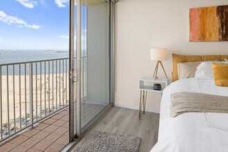 700 E Ocean Blvd in Long Beach, CA - Building Photo - Building Photo