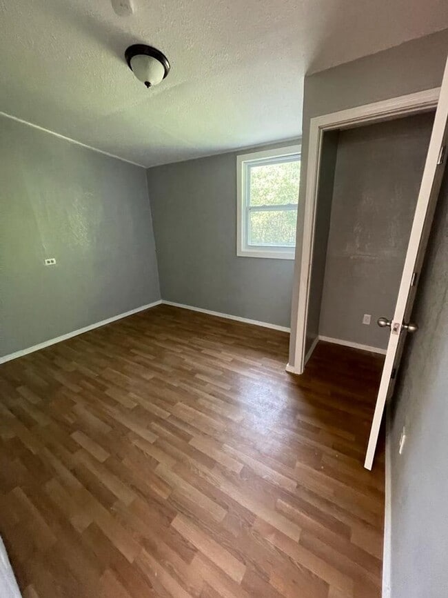 6786 Ben D Smith Rd in Silsbee, TX - Building Photo - Building Photo