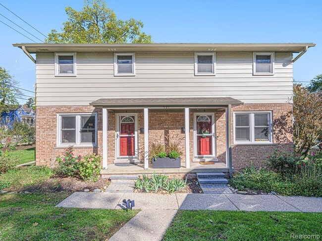 property at 421 S 7th St