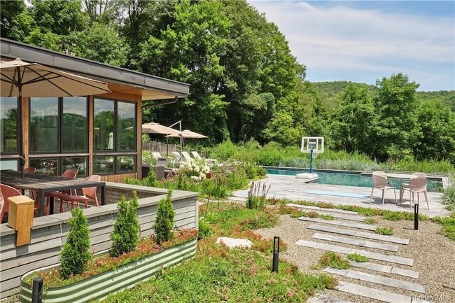 194 Pleasant Ridge Rd in Poughquag, NY - Building Photo - Building Photo