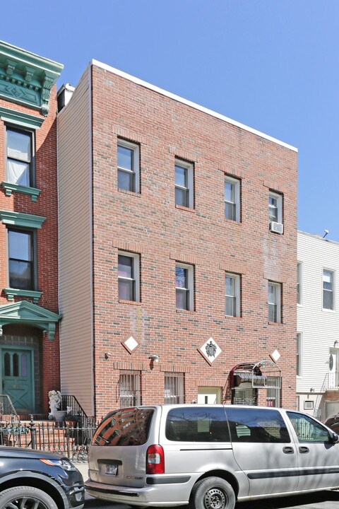 165 India St in Brooklyn, NY - Building Photo