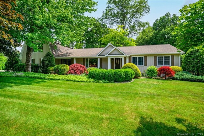 23 Richter Dr in Danbury, CT - Building Photo - Building Photo