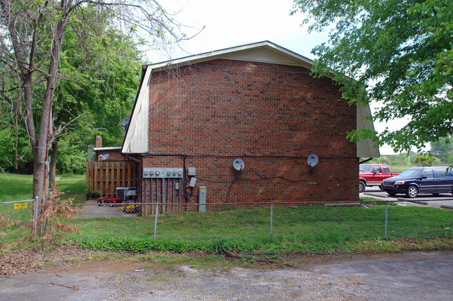 716 NW Hiwassee Ave in Cleveland, TN - Foto de edificio - Building Photo