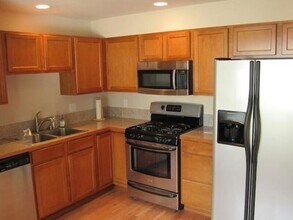 12721 35th Ave NE in Seattle, WA - Building Photo - Building Photo