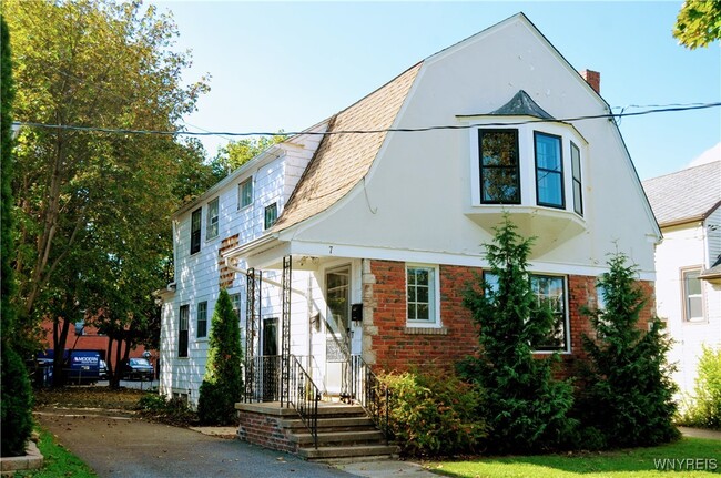 7 Beverly Ave in Lockport, NY - Building Photo - Building Photo