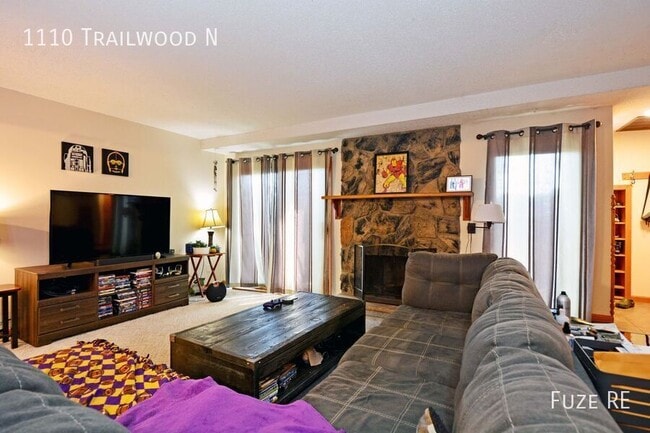 1110 Trailwood N in Hopkins, MN - Building Photo - Building Photo