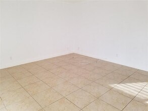 1012 N 24th Ave in Hollywood, FL - Building Photo - Building Photo