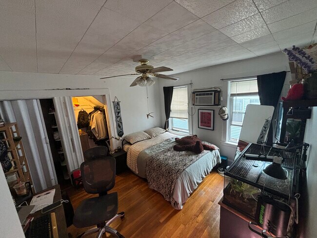 231 Corey Rd, Unit 1 in Boston, MA - Foto de edificio - Building Photo