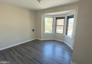 15 W 10th St in Marcus Hook, PA - Building Photo - Building Photo