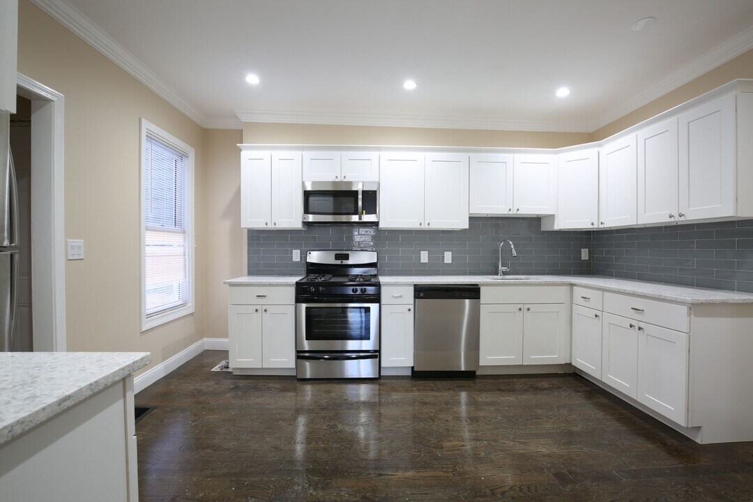 3411 Washington St in Boston, MA - Building Photo