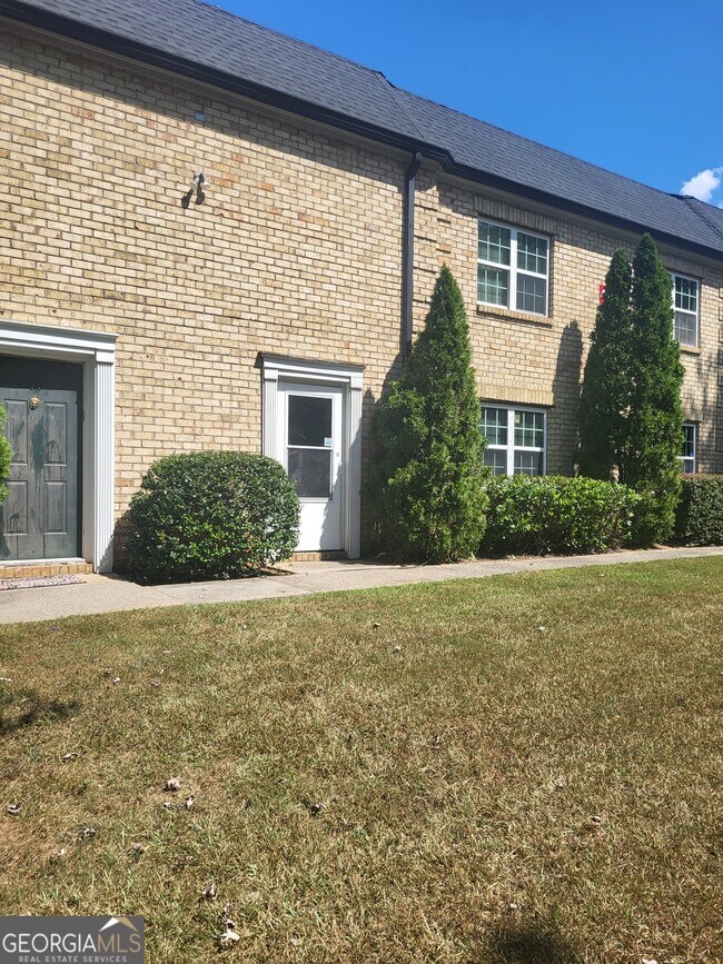 property at 400 N River Pkwy
