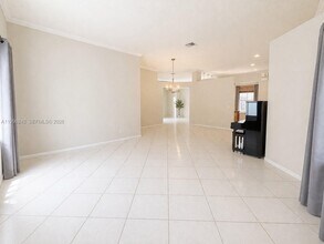 717 Tanglewood Cir in Weston, FL - Building Photo - Building Photo