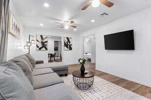 4805 N 37th St in Tampa, FL - Building Photo