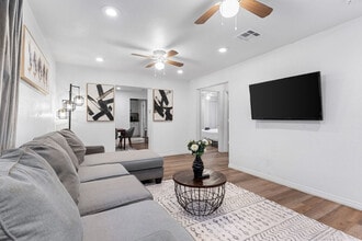 3701 1/2 E Osborne Ave in Tampa, FL - Building Photo - Building Photo