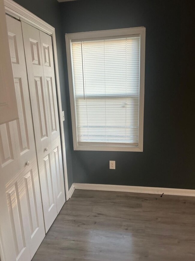 property at 313 W Kearns Ave