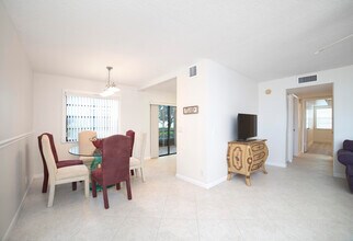 247 Capri F in Delray Beach, FL - Building Photo - Building Photo