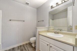 Quail Pointe in Sacramento, CA - Building Photo