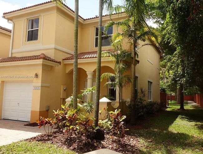 12628 SW 122nd St in Miami, FL - Building Photo - Building Photo