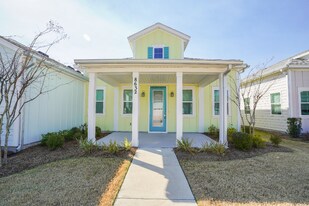 8632 Tropics Ave in Panama City Beach, FL - Building Photo