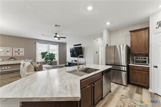 304 Dakota Crk in New Braunfels, TX - Building Photo - Building Photo