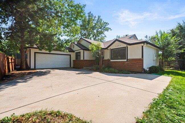property at 1451 S Dahlia St