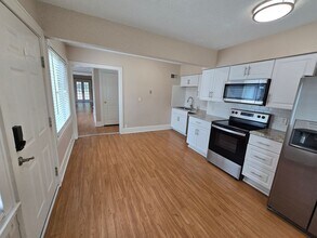 2115 W 43rd Ave in Kansas City, KS - Building Photo - Building Photo